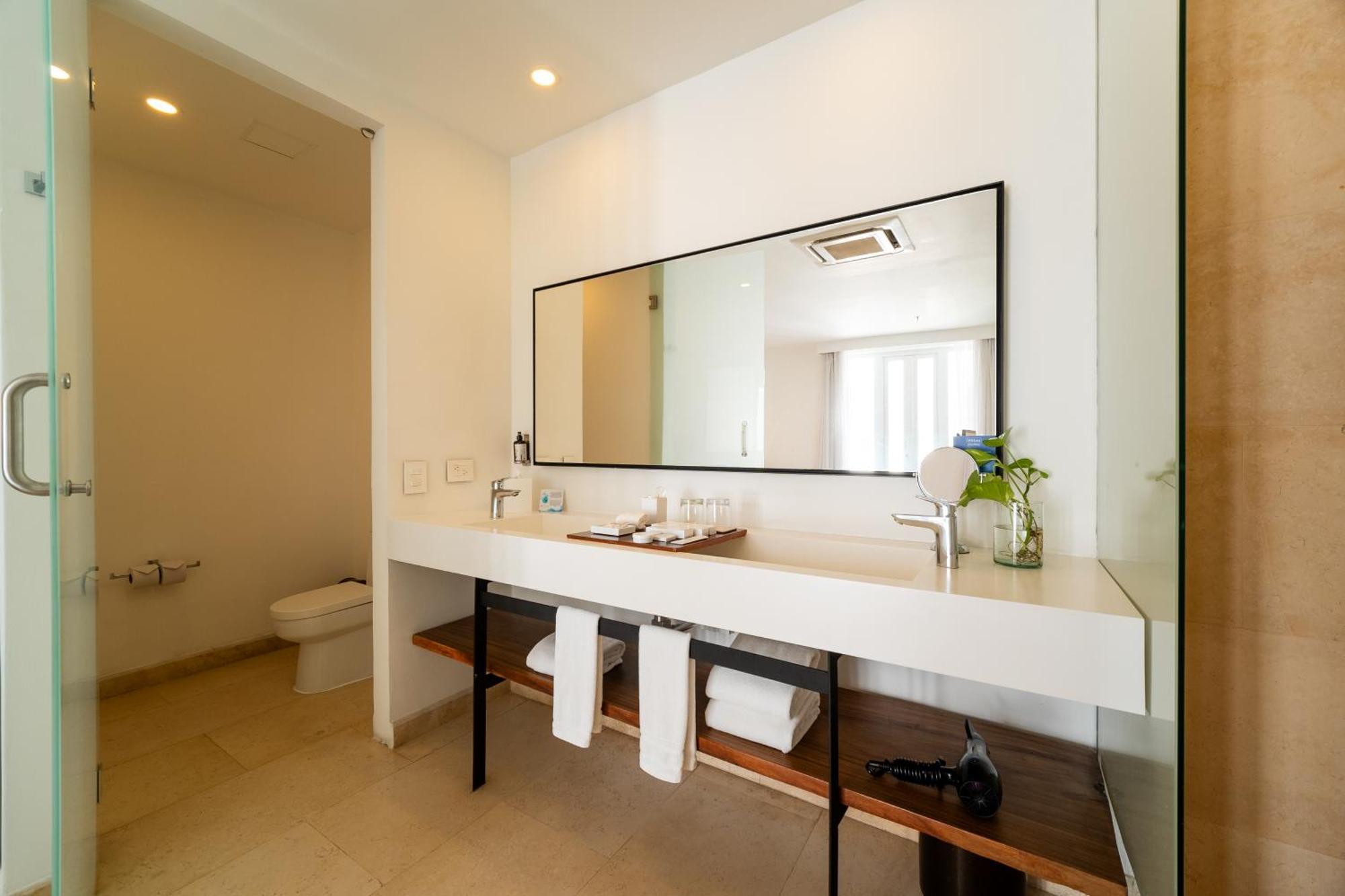 Nacar Hotel Cartagena, Curio Collection By Hilton Bagian luar foto