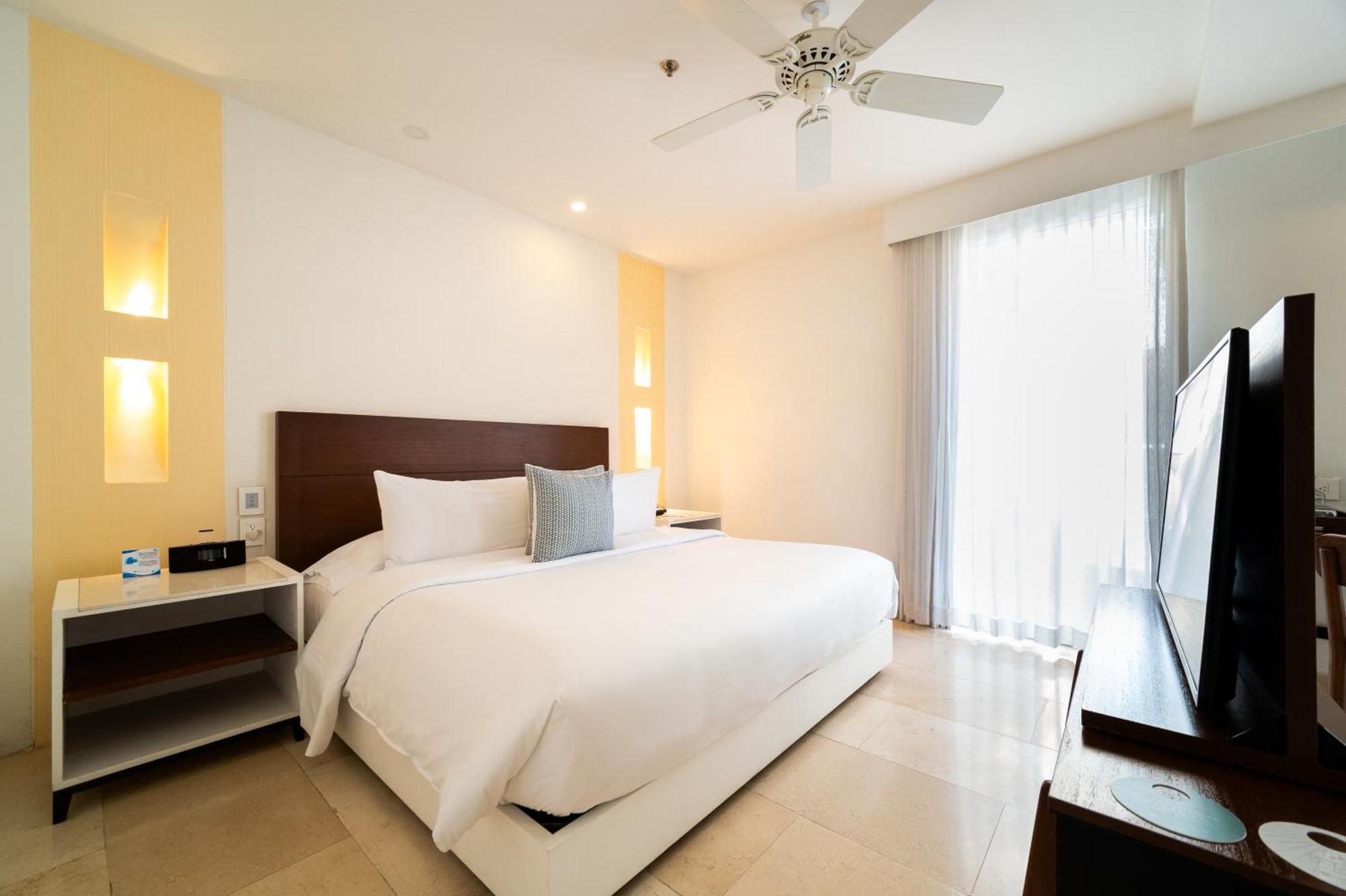 Nacar Hotel Cartagena, Curio Collection By Hilton Bagian luar foto