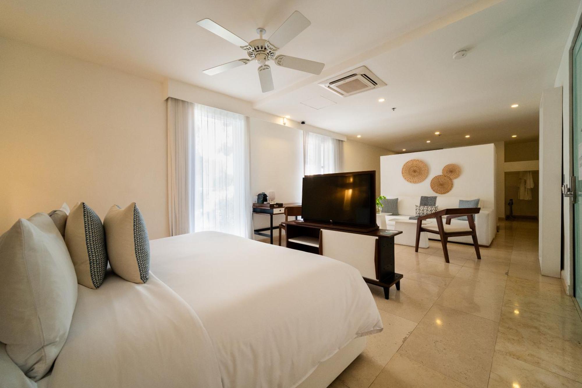 Nacar Hotel Cartagena, Curio Collection By Hilton Bagian luar foto