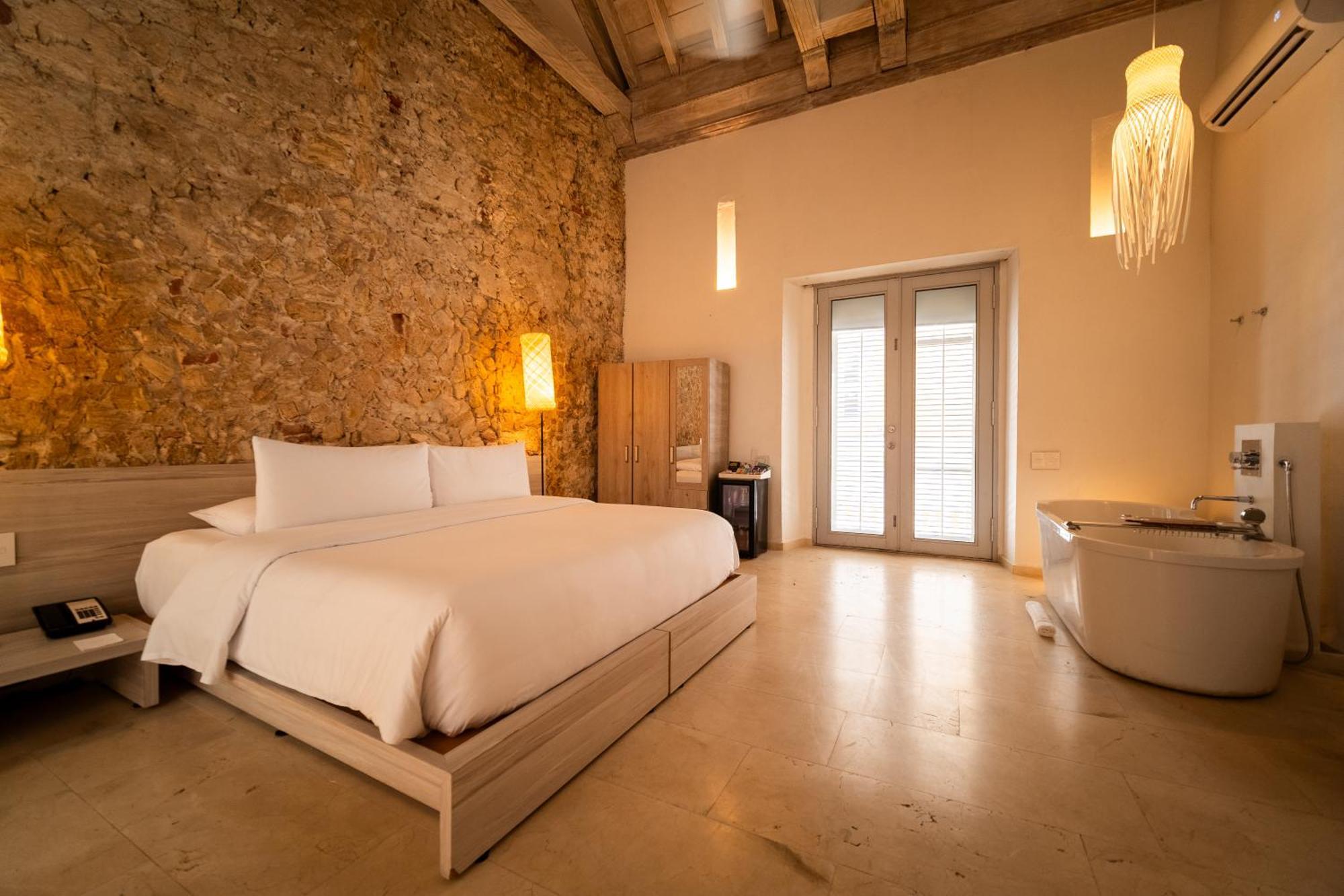 Nacar Hotel Cartagena, Curio Collection By Hilton Bagian luar foto