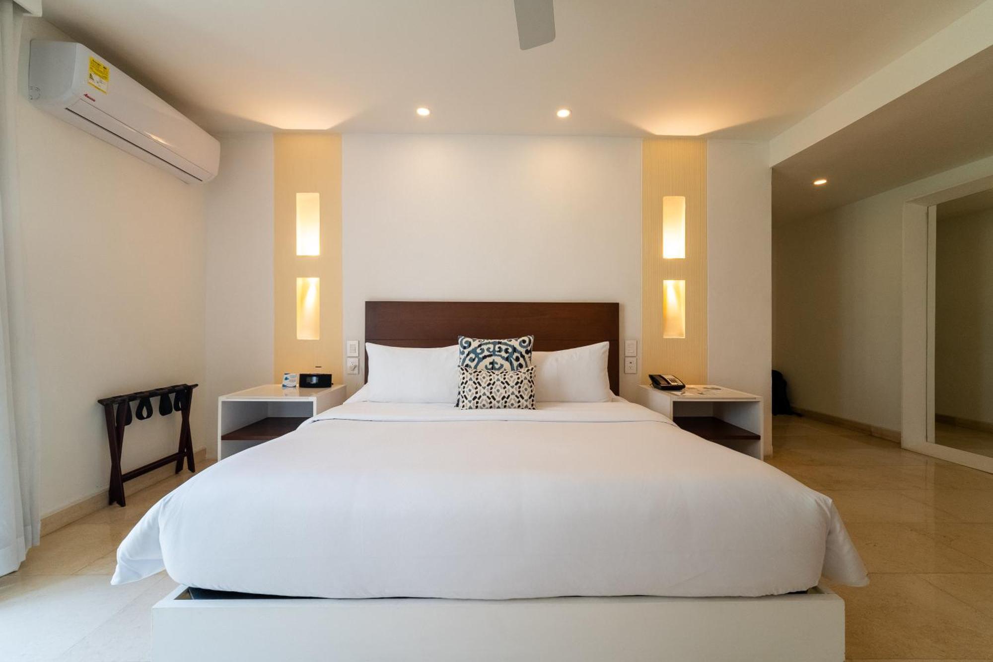 Nacar Hotel Cartagena, Curio Collection By Hilton Bagian luar foto