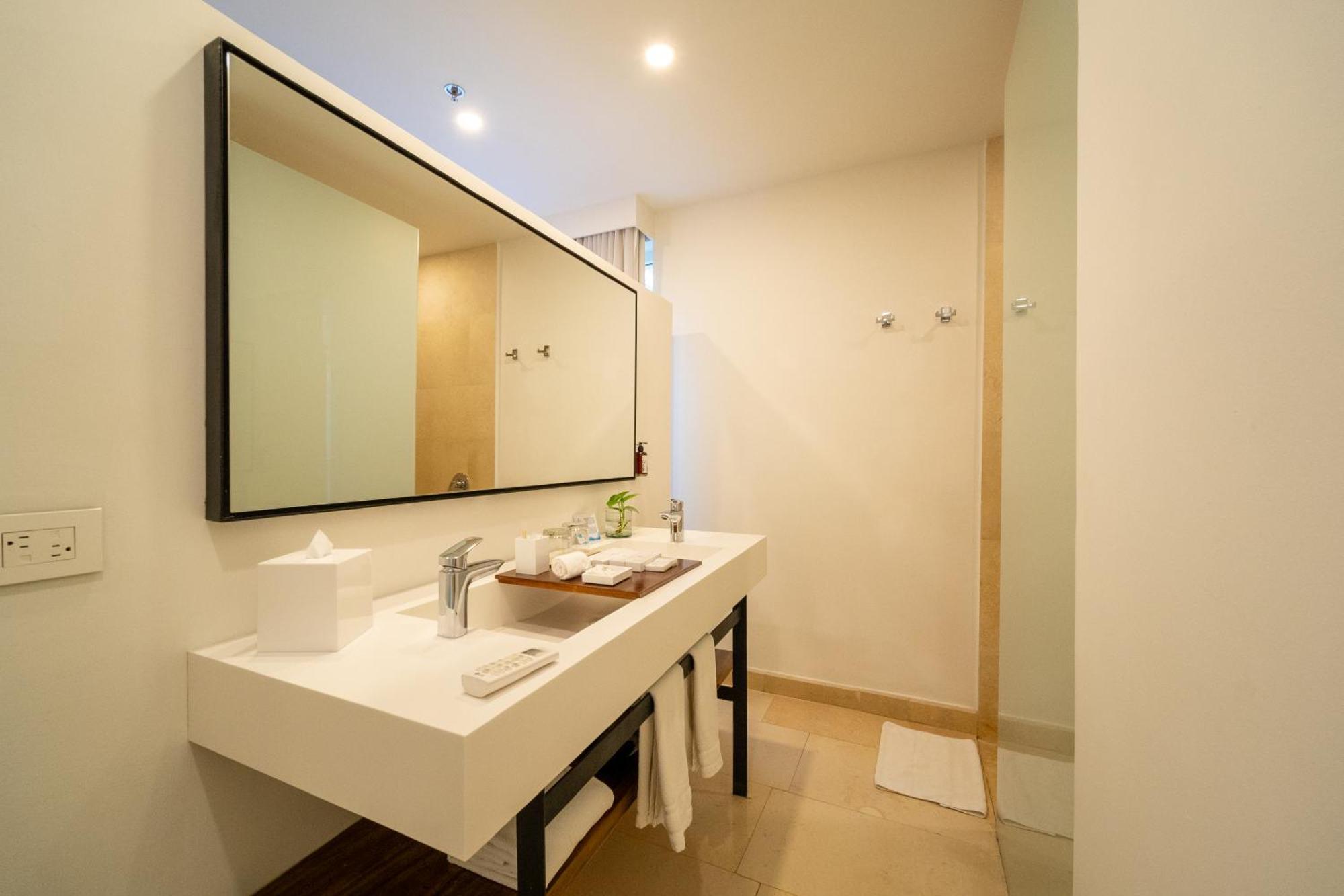 Nacar Hotel Cartagena, Curio Collection By Hilton Bagian luar foto